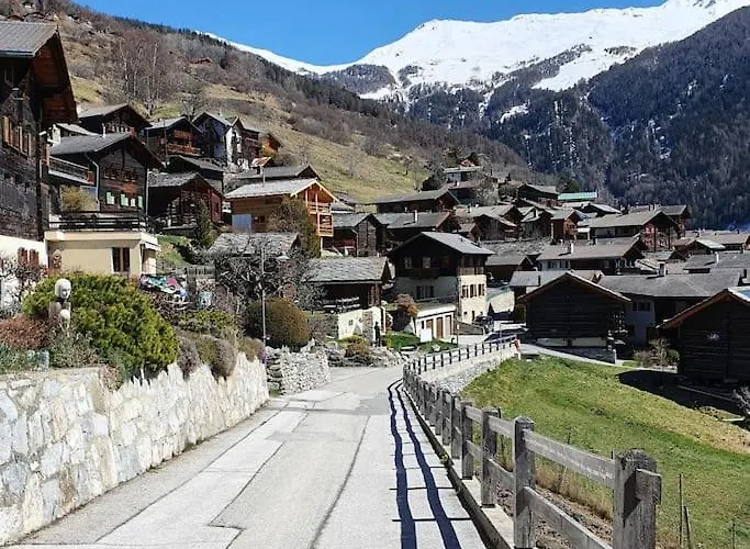 De Sur La Rive Droite Du Val D'herens Mase