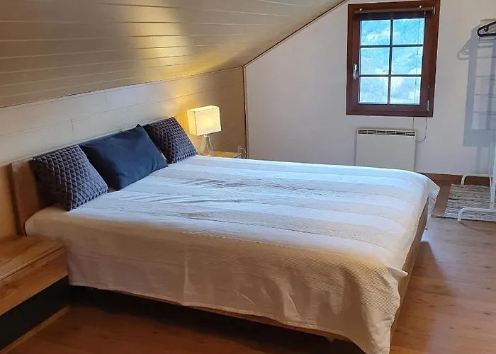 De Sur La Rive Droite Du Val D'herens *